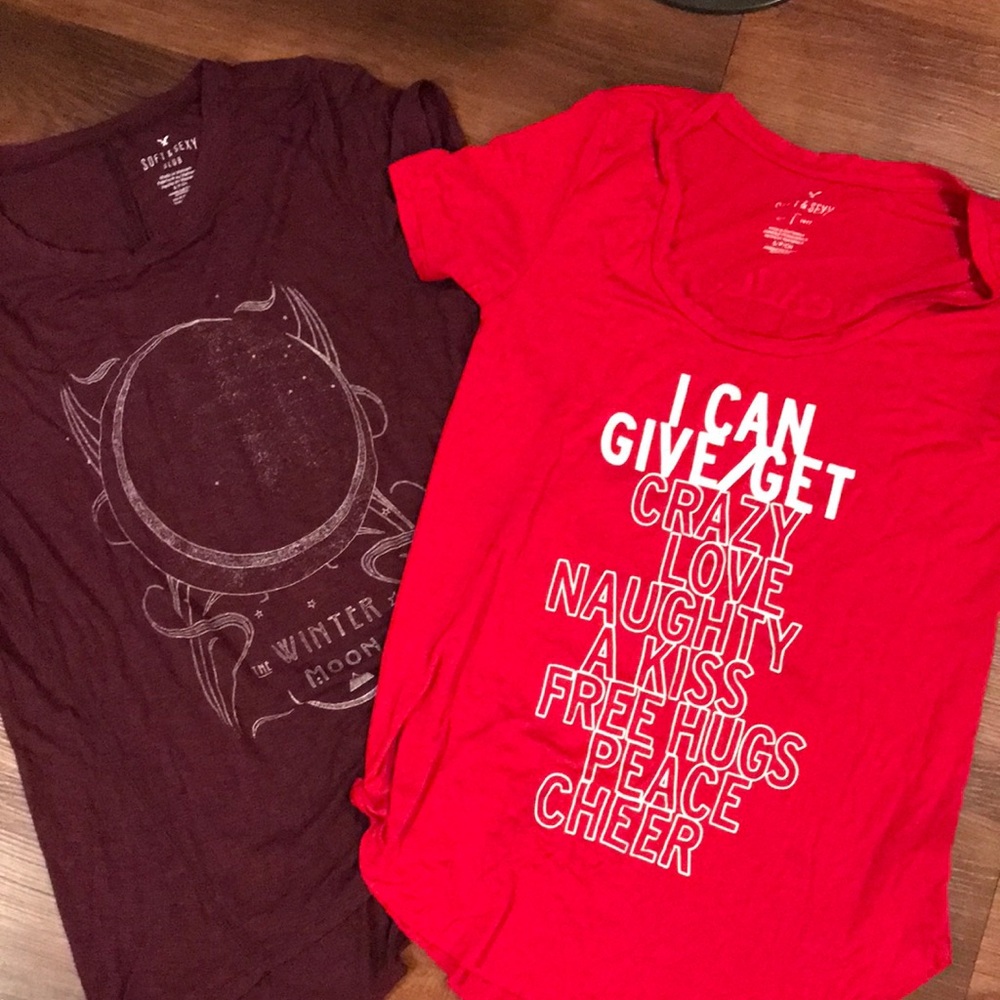 AMERICAN EAGLE OUTFITTERS WOMAN T-shirts (2) small
